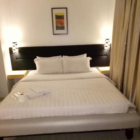 Dragonlink Suites @ Bel-Air Soho Makati City Exterior photo